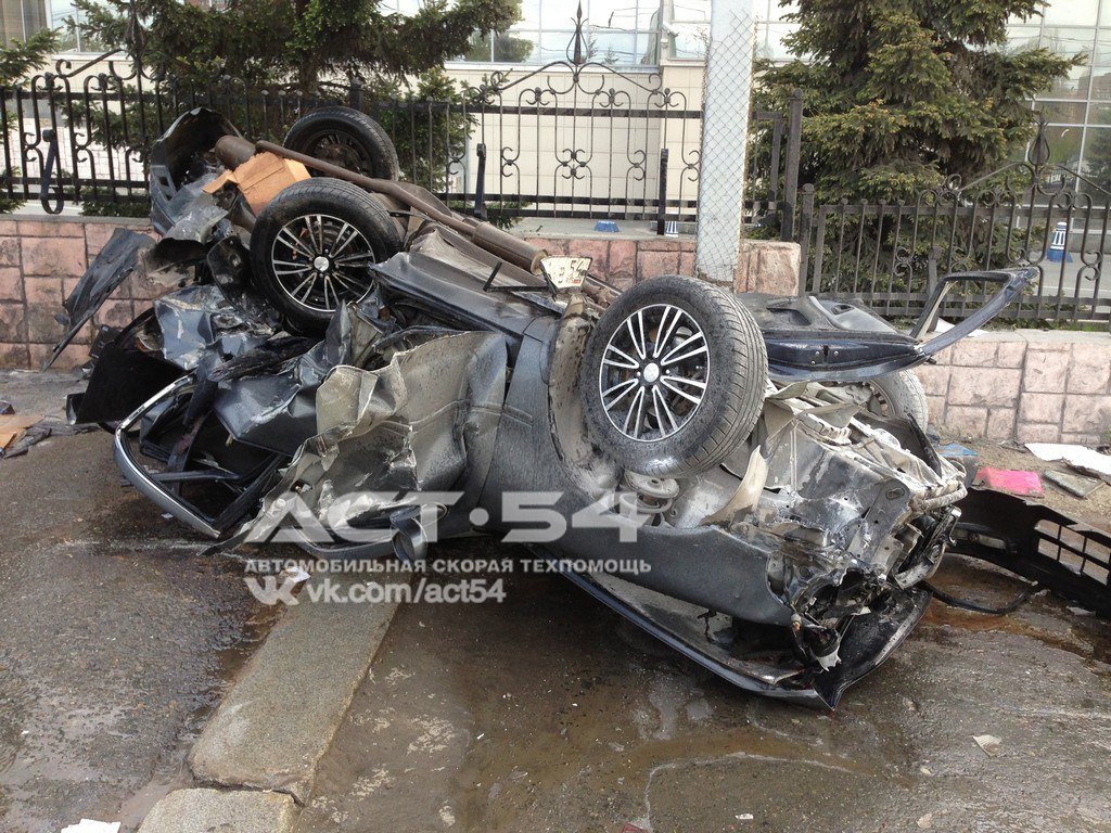 Страшная авария в Новосибирске 3.jpg